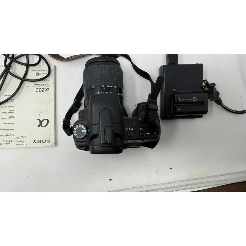 Sony Alpha DSLR-A200 10.2MP Digital SLR Camera 18-70mm Zoom Lens battery w/2GB